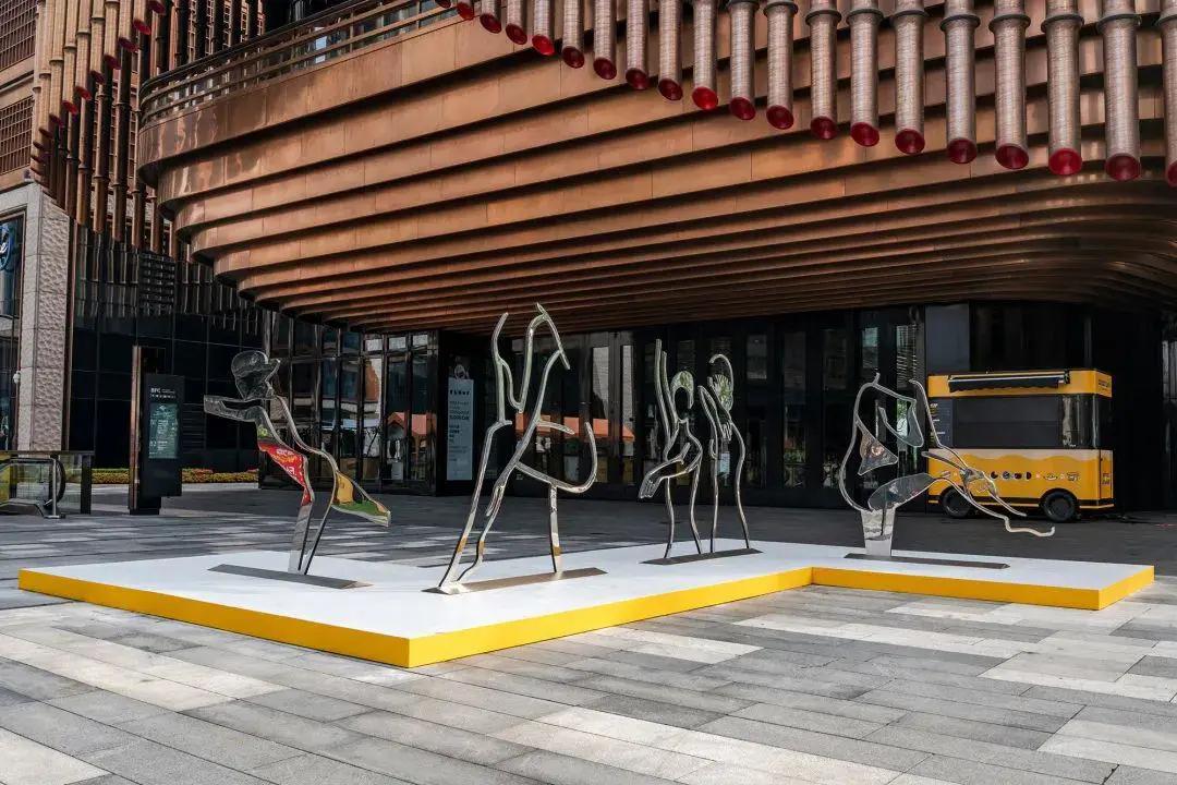 93岁“活化石”级宠妻狂魔,坚持画老婆60年