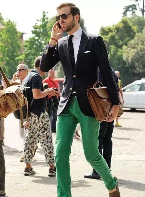 男士包搭配什么衣服好看,男士包包和服装搭配