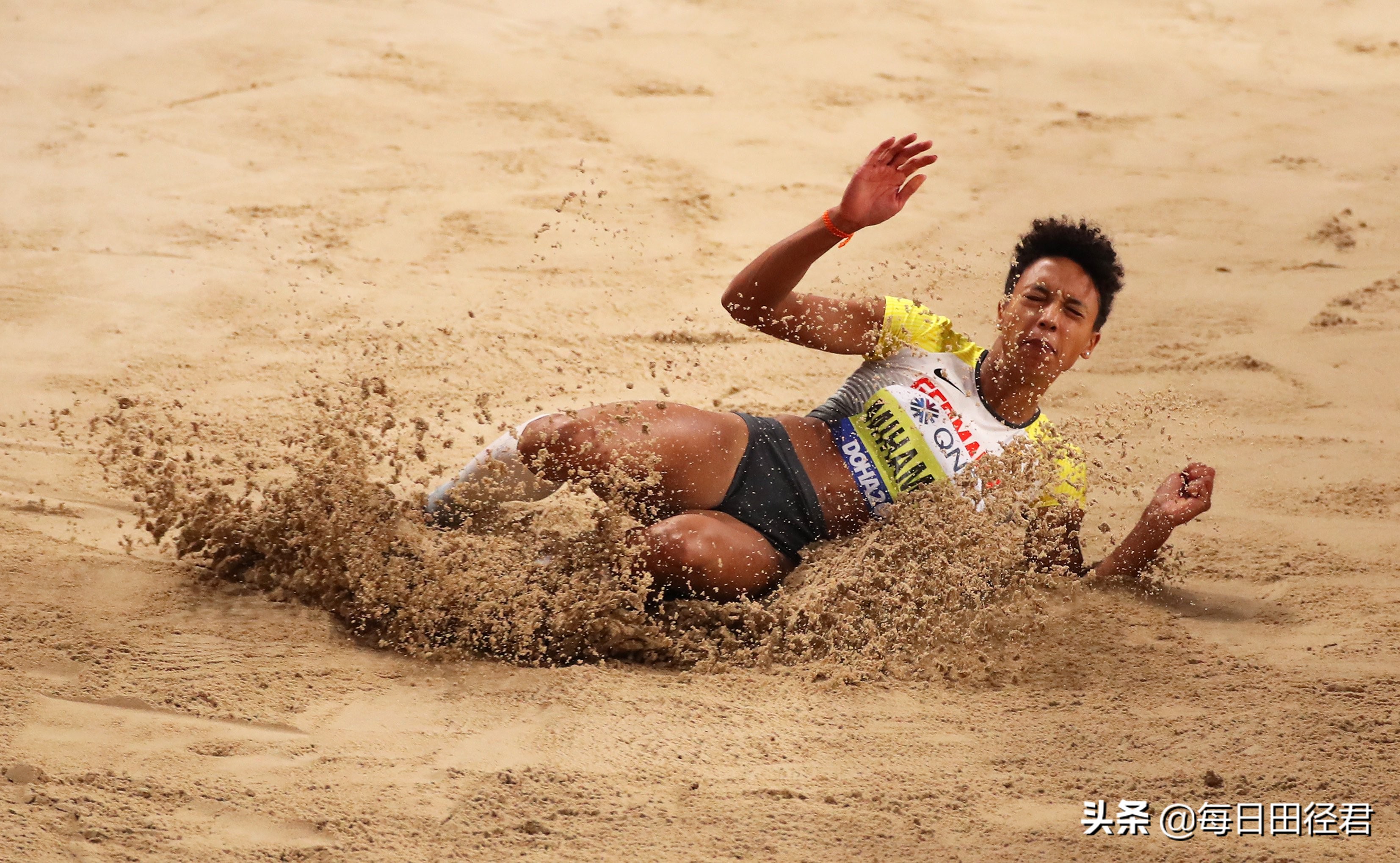 谢震业受伤针灸,谢震业及其女友