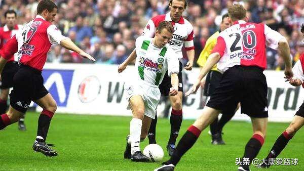 罗本斯内德范佩西亨特拉尔,罗本荷兰三棍