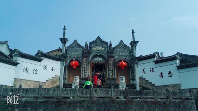 云南大漠古镇旅游攻略,云南旅游全攻略雪山景区