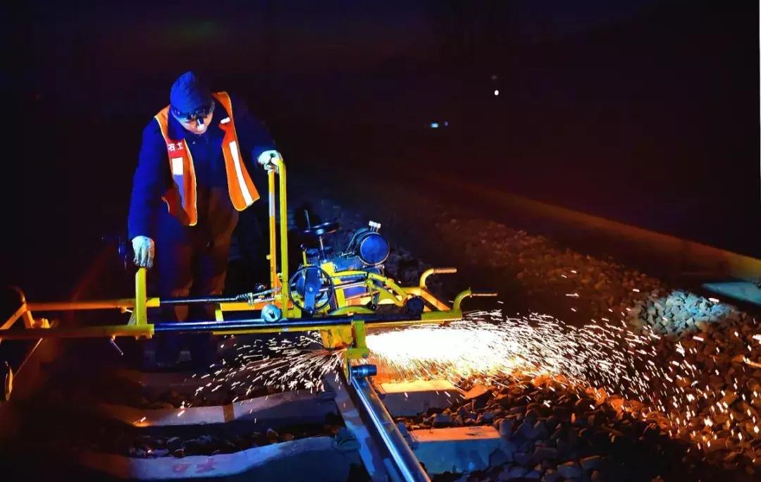 电务小哥哥的热血“十二时辰”