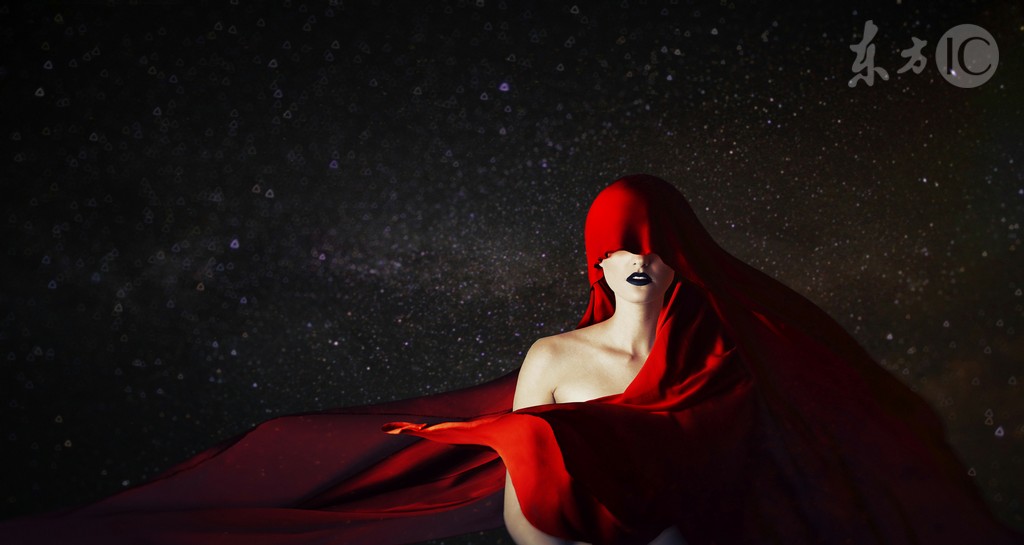 小说:宇宙试炼,小伙穿上生物外衣,长出无数触手,伪装成触手怪