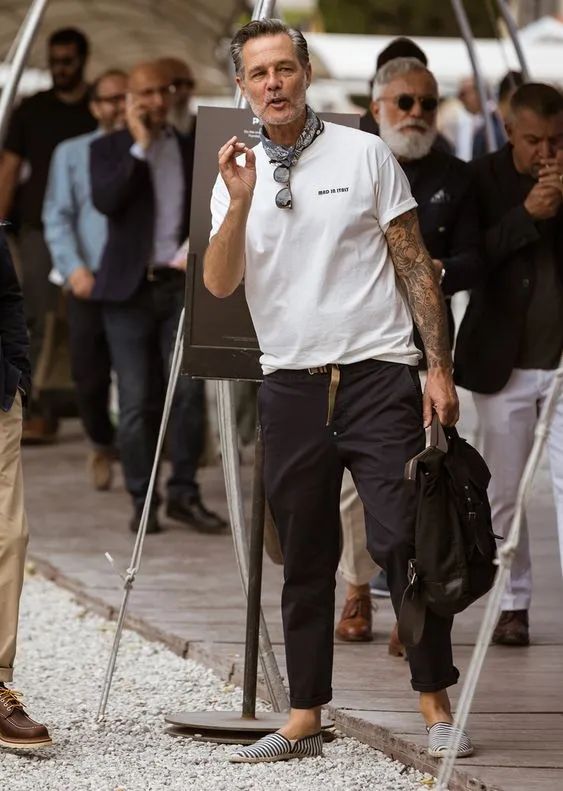 男士夏季牛仔裤必备几款,男式哪款牛仔裤好穿