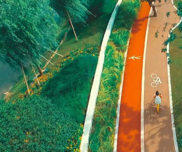 上千架无人机秀涪陵视觉震撼全场,内江800台无人机灯光秀