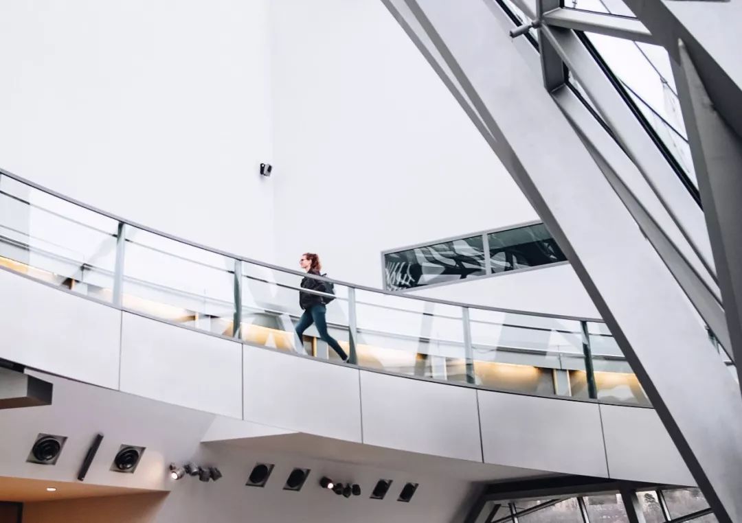 简约大气的企业宣传册／画册设计精选