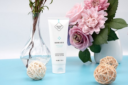 祛痘误区痘痘为何反反复复,祛痘千万不要用手挤