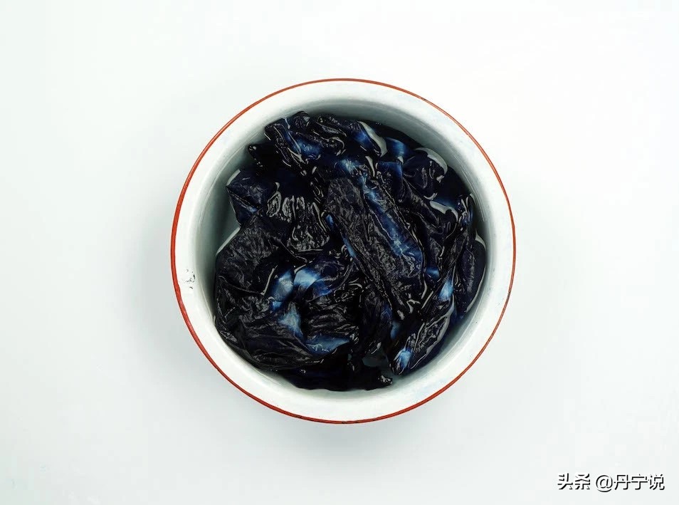 最简单染衣服教程,如何染衣服天然染料