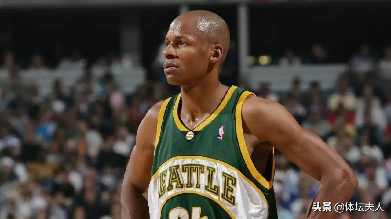 雷阿伦谈皮尔斯加内特,加内特雷阿伦皮尔斯三人互相拥抱