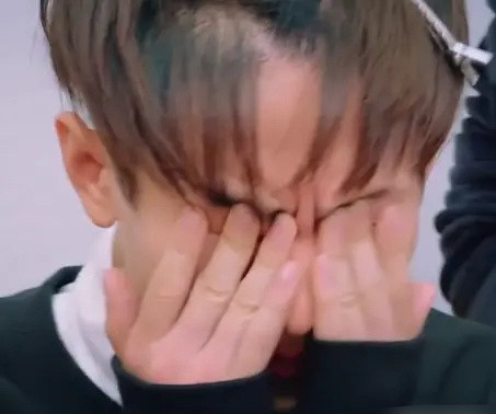 琉璃让成毅受的委屈,琉璃被浇开水后续