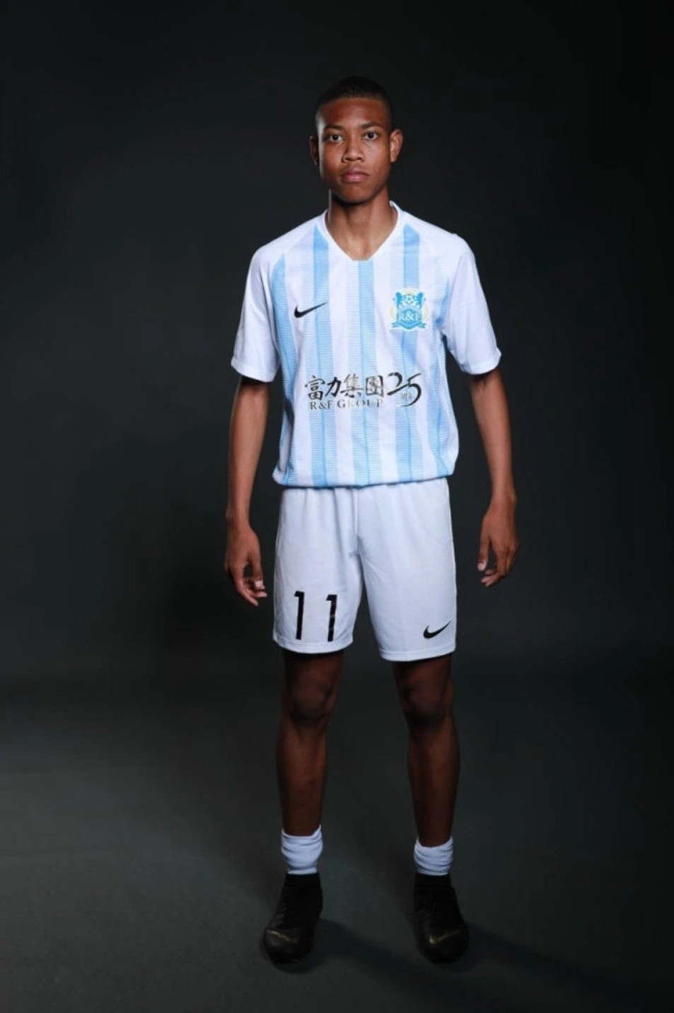 国足混血天才,国足16岁混血小将登陆中超