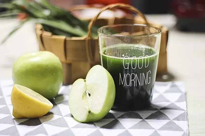 孕期初期牛奶推荐喝什么,孕期适合喝什么牛奶饮品