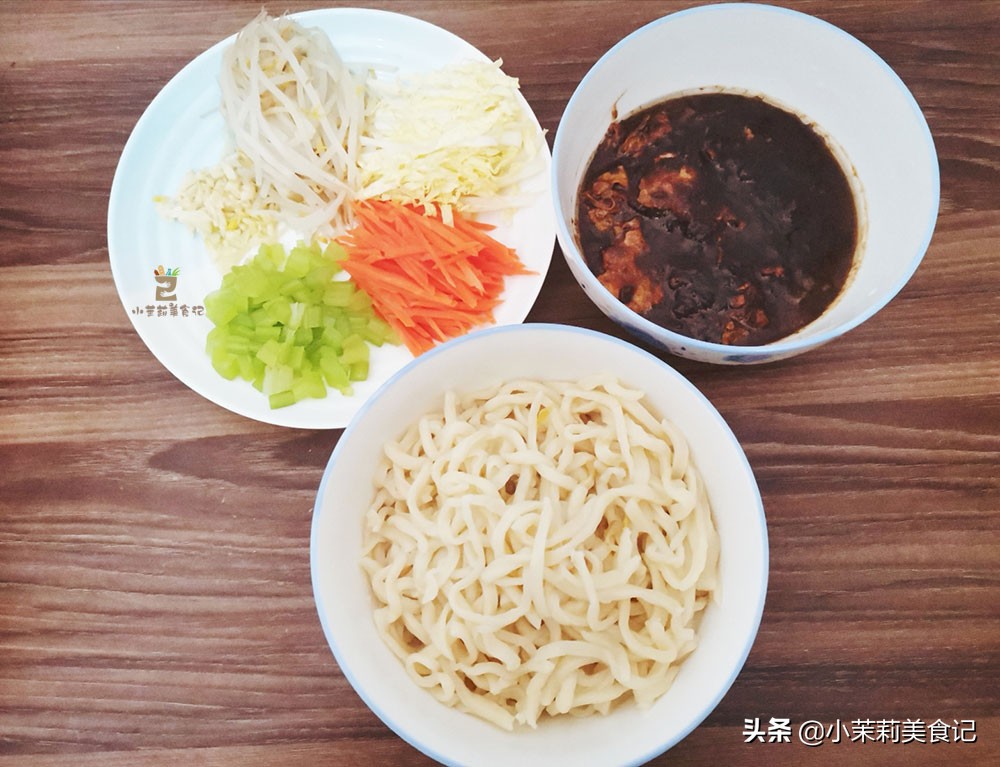 饸饹面500克的面粉放几克碱做面条,和面做面条时盐和碱最佳比例