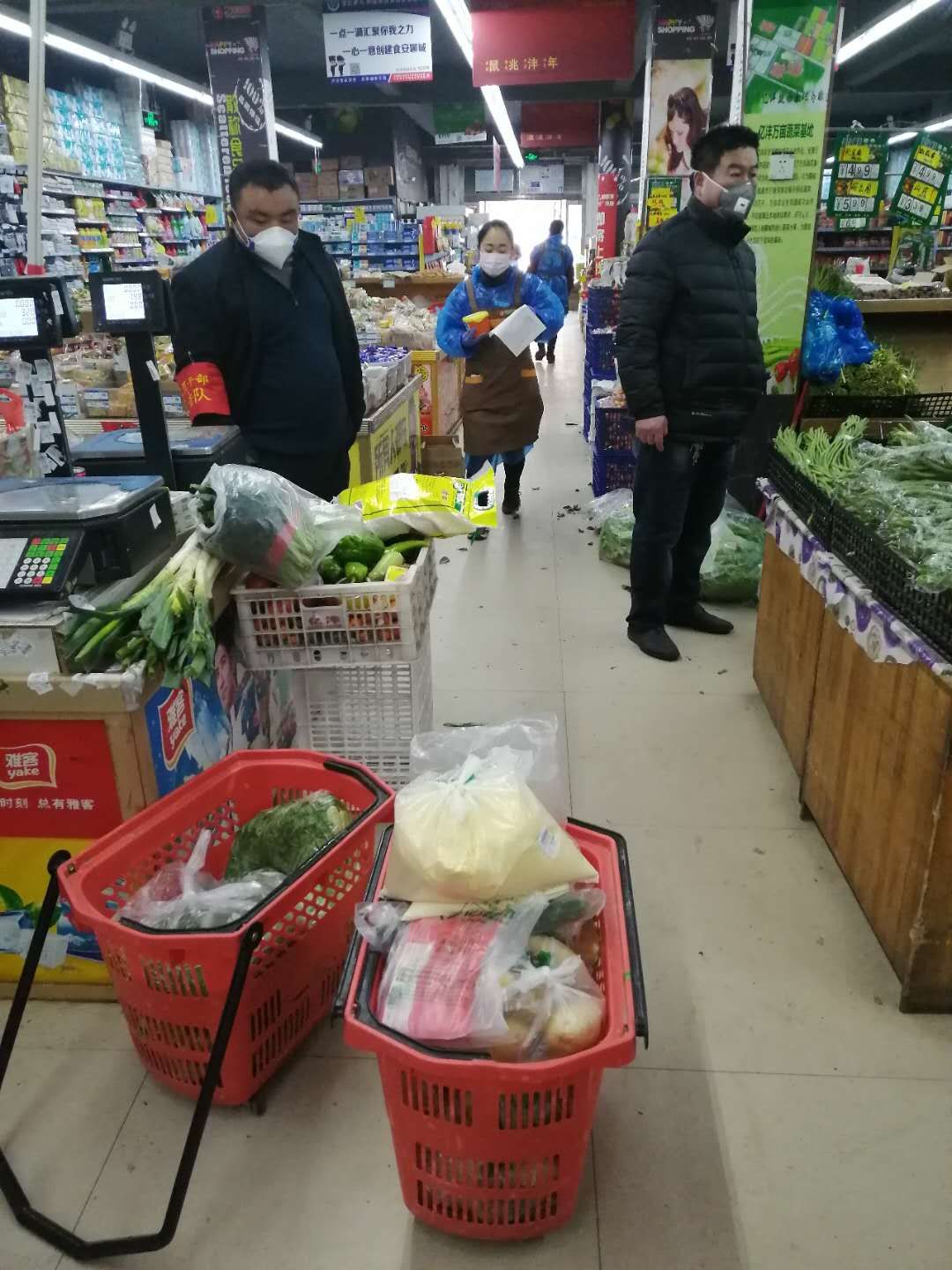 疫情下的代购,疫情下的农村工作人员