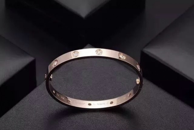 购买珠宝首饰顾客都会问哪些问题,去珠宝店卖黄金首饰注意什么