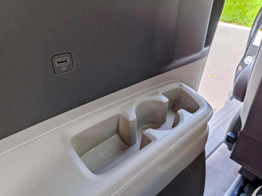 起亚7座mpv嘉华和塞纳,起亚7座mpv嘉华的价格