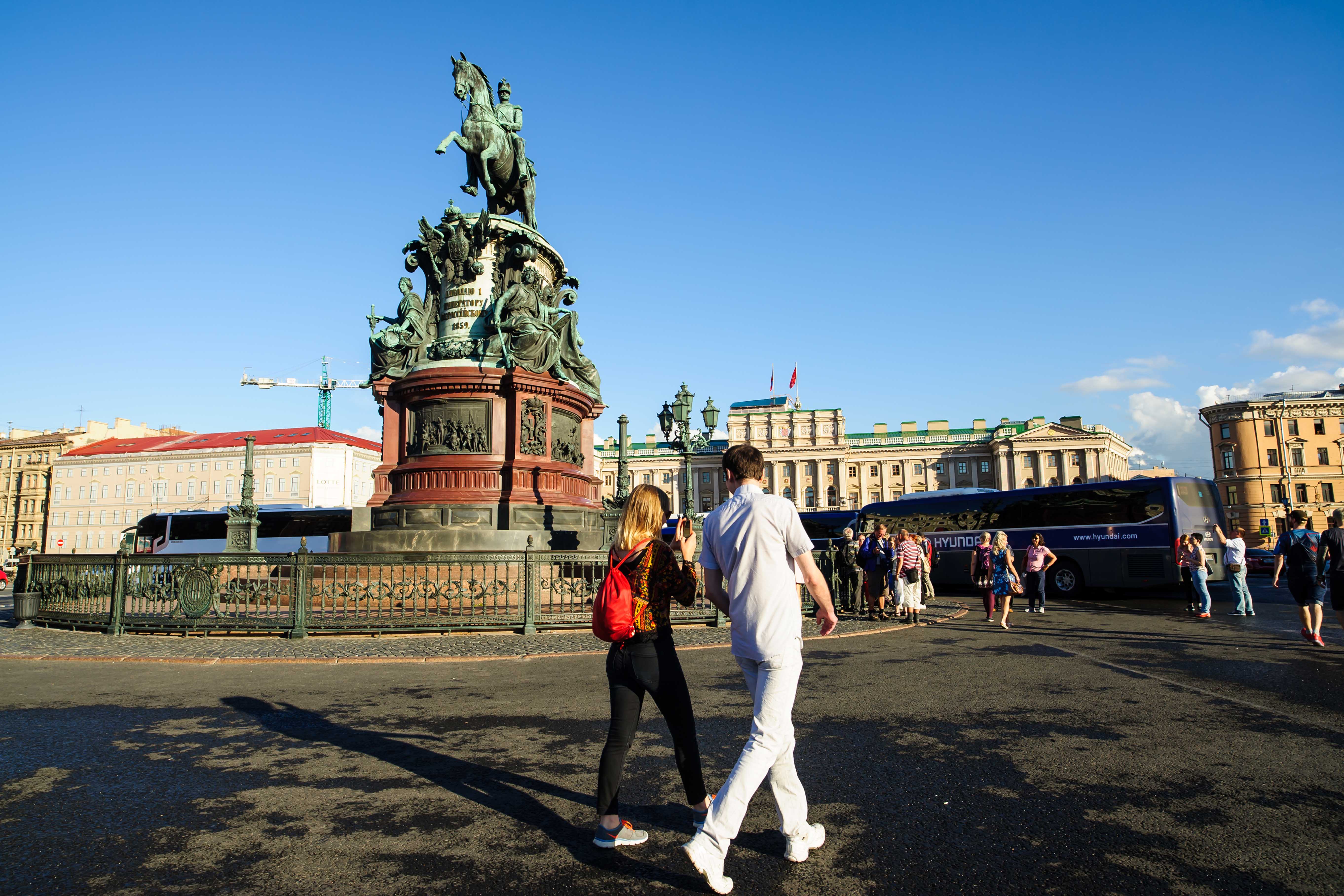 圣彼得堡景色迷人,圣彼得堡夏天的风景