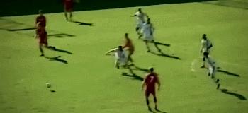 一文看懂范志毅巅峰有多强:敢与C罗比弹跳,后卫技术胜前锋