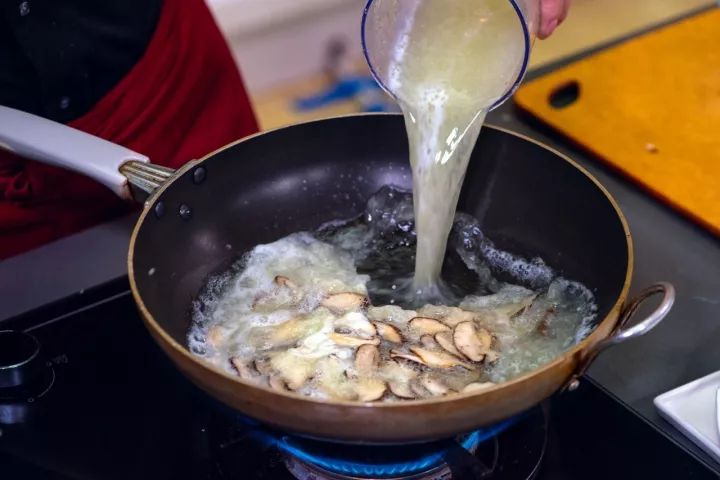 特别好喝的丸子汤,超级好吃的清爽丸子汤