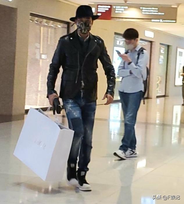 任达华逛街,任达华买鞋