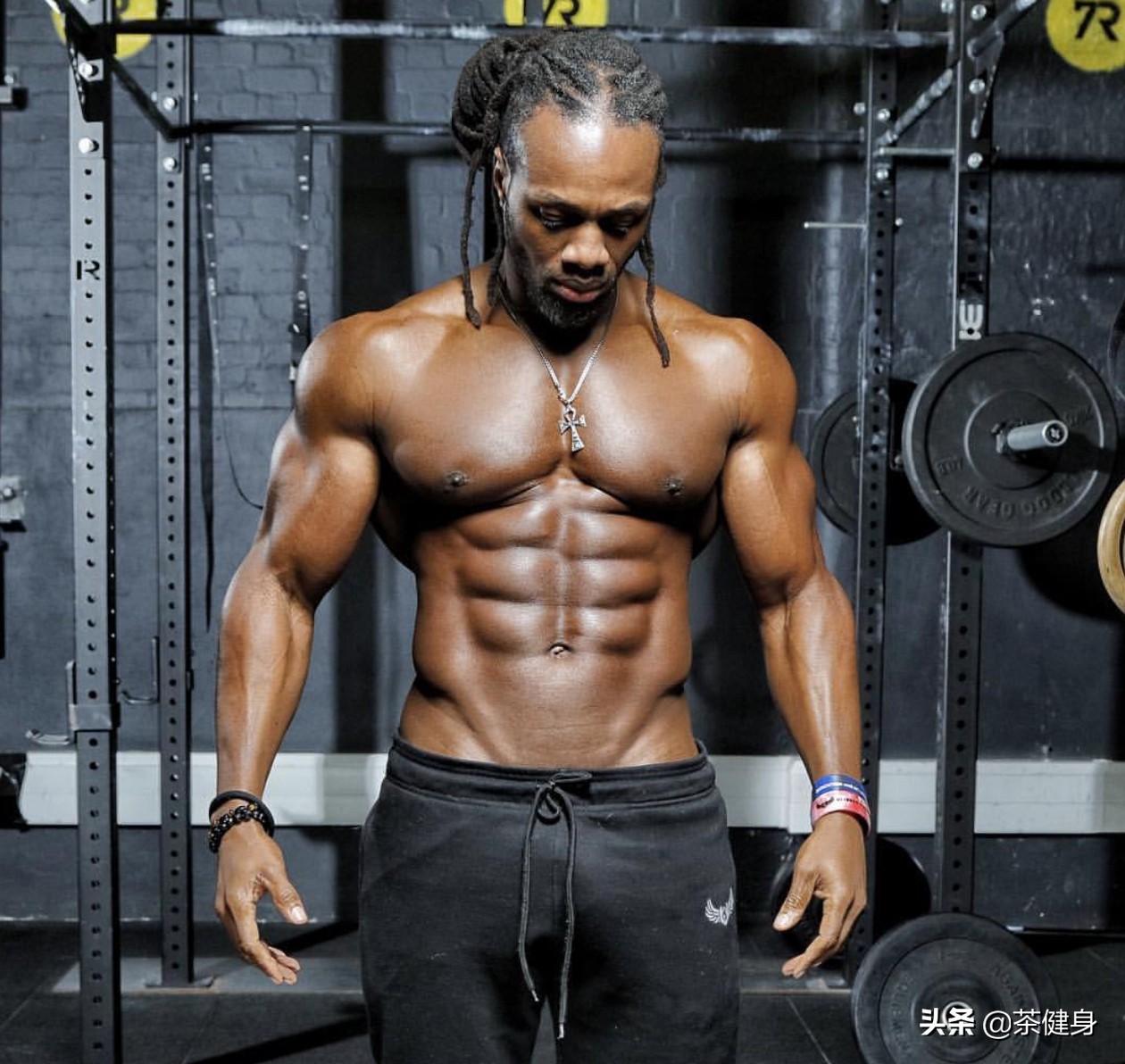 想快速练肌肉喝什么,想快速把肌肉练大需要注意什么