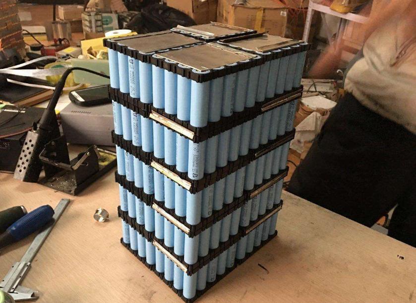 电动车铅酸和锂电如何选择,锂电电动车和铅酸电动车哪个好