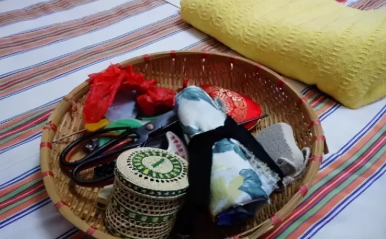 慈母手中线游子身上衣,顶针老物件