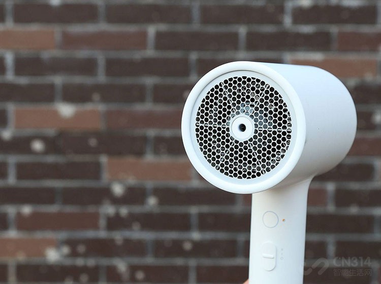 德国吹风机蓝光呵护秀发,怎样选择一款不伤发的吹风机