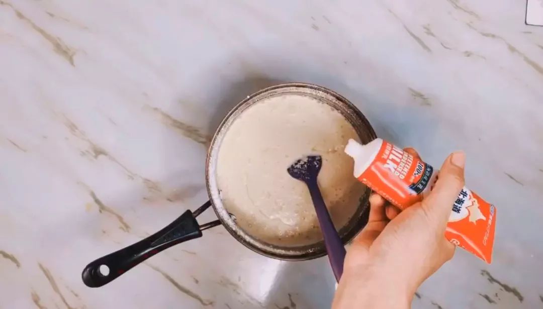 抖音最火爆布丁做法,抖音网红零食气球布丁