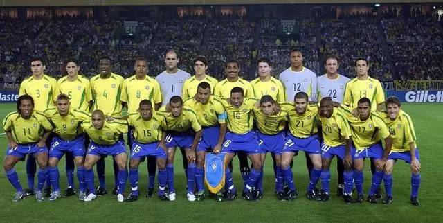 小朋友踢足球x型腿矫正正确方法,世界公认矫正o型腿最有效的方法