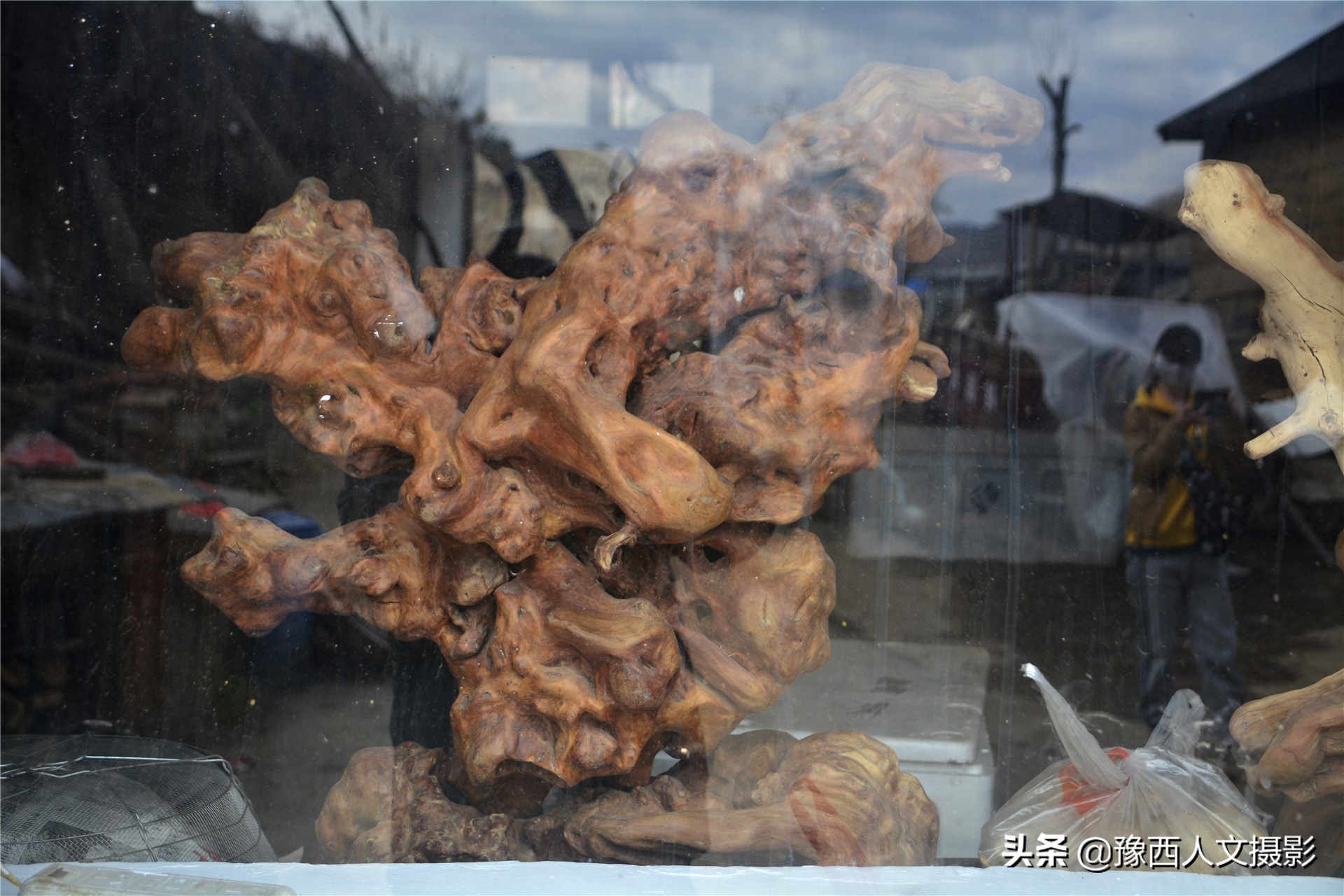 根雕老房子作品,倔强老头完整版