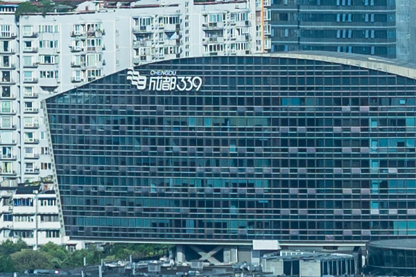 人像镜皇焦段,人像镜皇85mm1.2和1.8