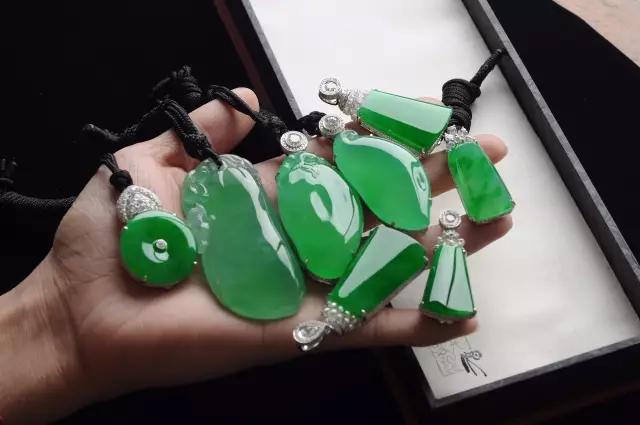 最灵性的翡翠搭配,调花素与高效调花灵有区别吗