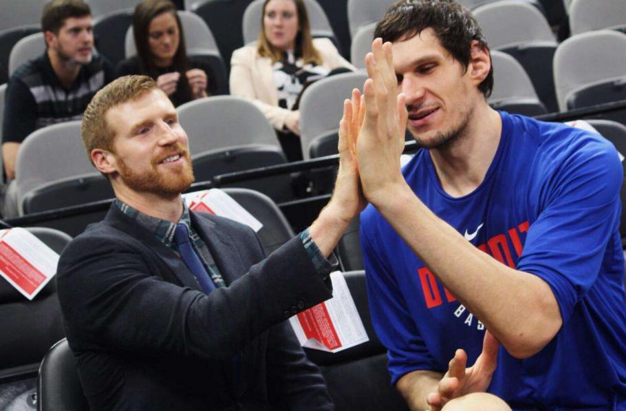 乔丹的大手和小卡,巨人的大手