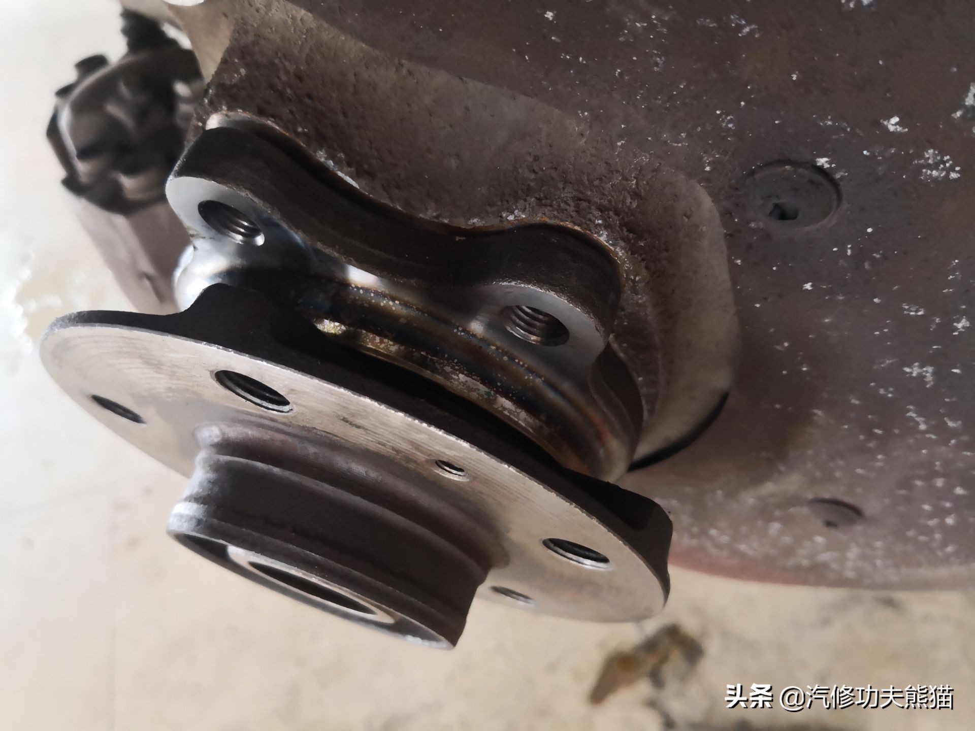 奥迪q5烧机油值不值得买,2015款奥迪q5舒适型烧机油