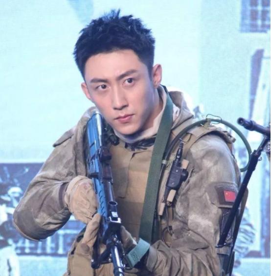 《战狼3》有对手了?《红海行动2》强势来袭,全员硬汉阵容燃炸