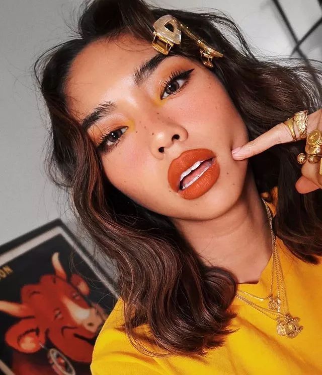 全世界都在美黑，你还在偷偷美白？吉克隽逸王菊教你如何“黑化”