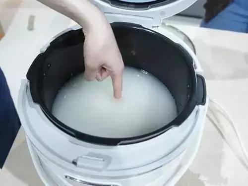 米饭夹生饭怎么补救,饭没煮熟夹生饭怎么补救