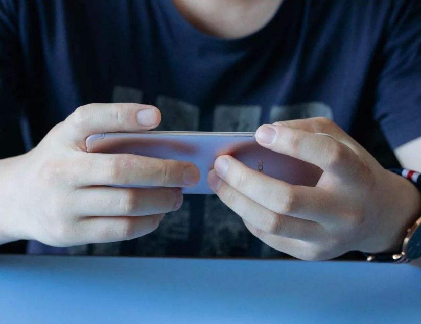 “不良网站”看似免费，黑客却用这3种手段赚钱，网友：被坑了