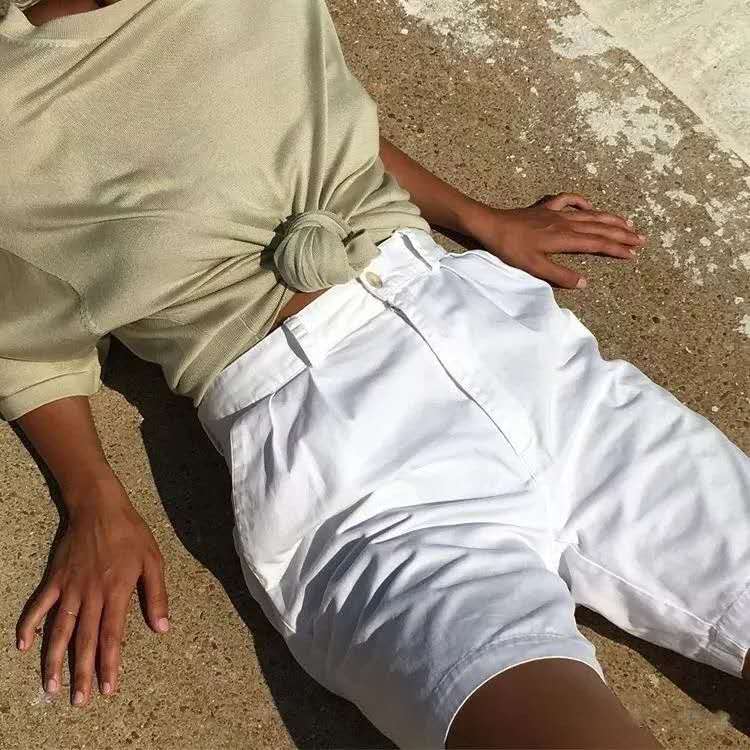 夏天穿t恤怎么塞裤子里好看,t恤衣角打结扣最新款