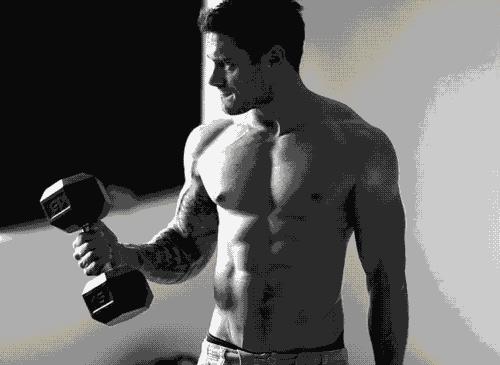 怎么防止肌肉练歪,肌肉歪了怎么矫正图片