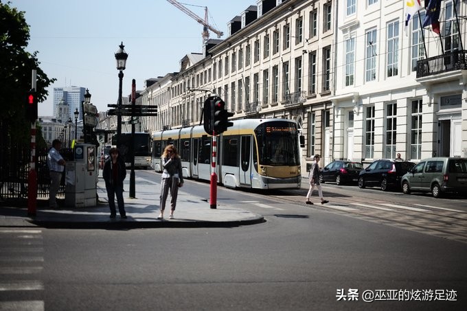 琚獕涓烘娲查閮界殑甯冮瞾濉炲皵 (娆ф床棣栭兘甯冮瞾濉炲皵)