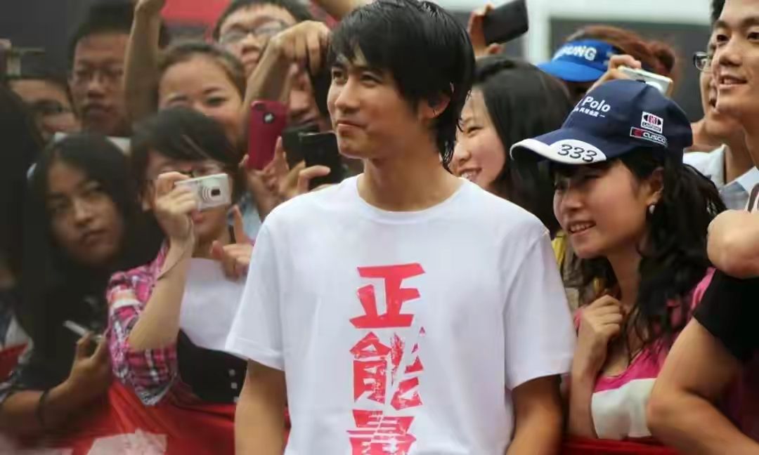 “狂人”韩寒的结局,早在2000年就已经注定了