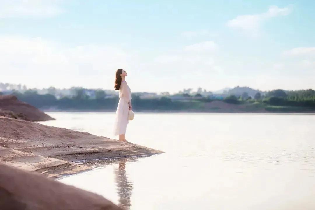 过来人的忠告女人可晚嫁,女人再穷也不要省三种钱