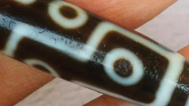 半透明的天珠它是怎么制造出来的,红色天珠透明是真的天珠吗