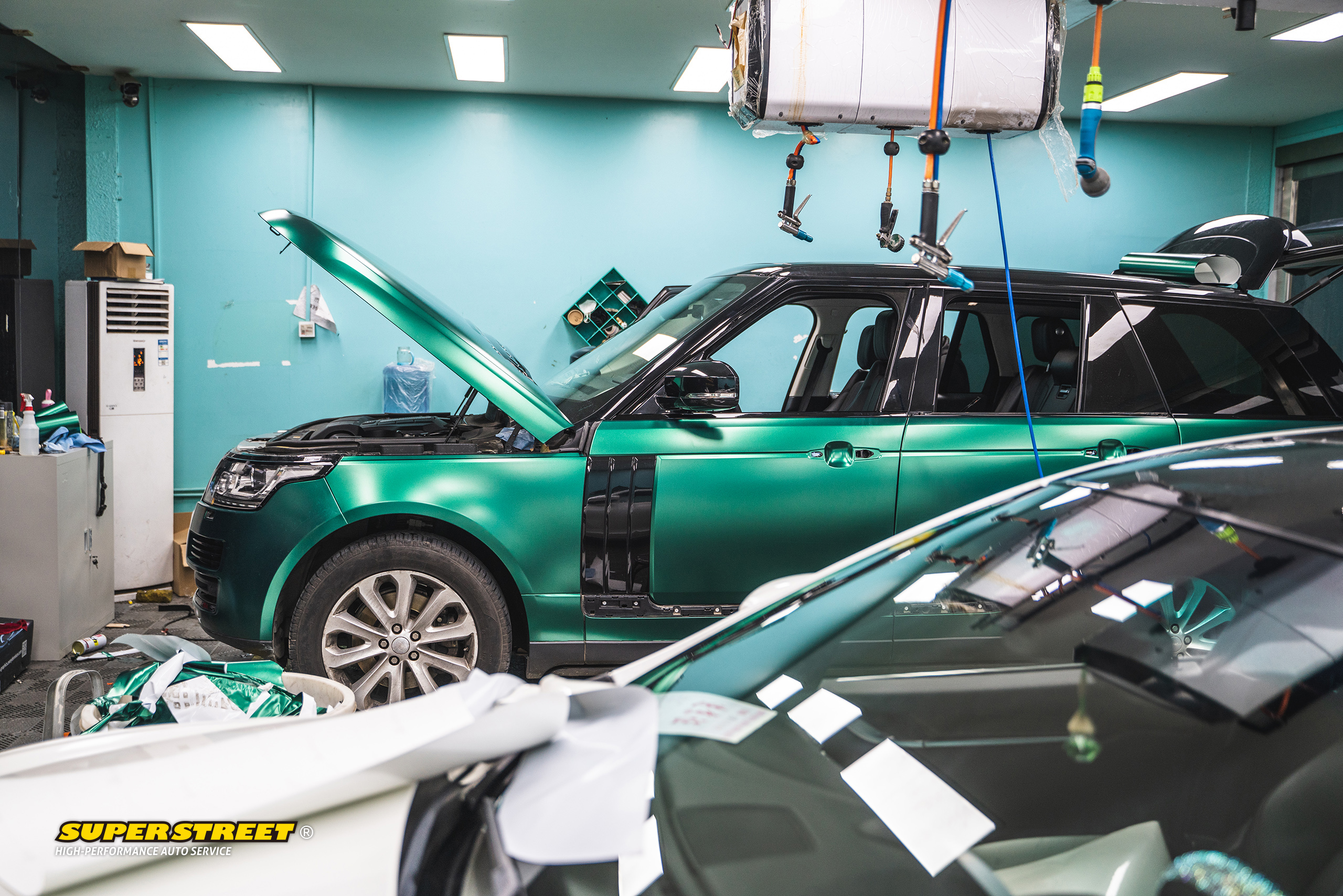 玛莎拉蒂吉博力汽车贴膜改色,superstreet改装