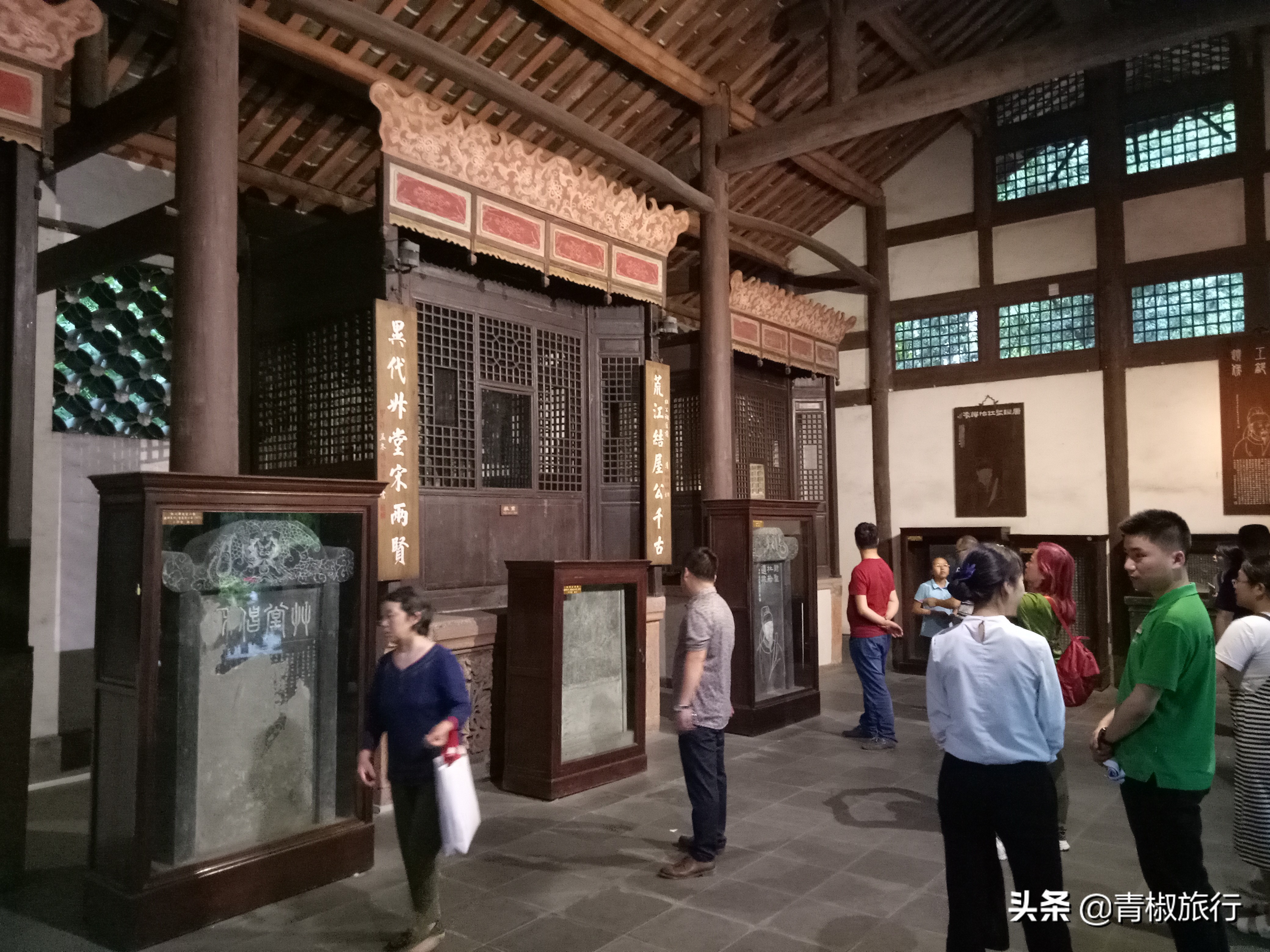 成都的美让人如此着迷，熊猫火锅麻将，春节每一景都是你来的理由