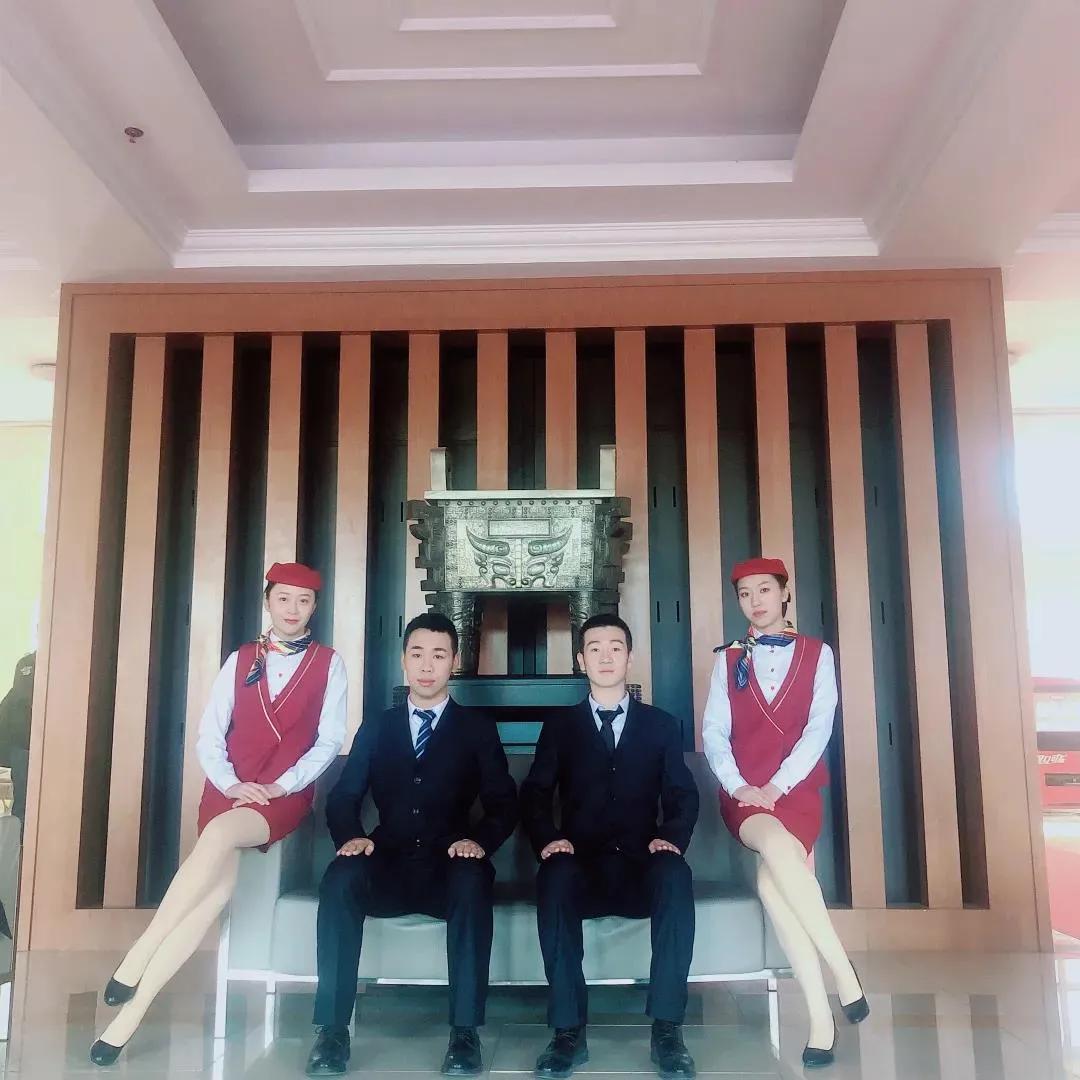 哈尔滨广厦学院蜜雪冰城,北国风光哈尔滨