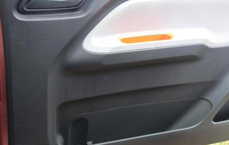 宏光mini一年卖了多少辆,宏光mini卖多少钱