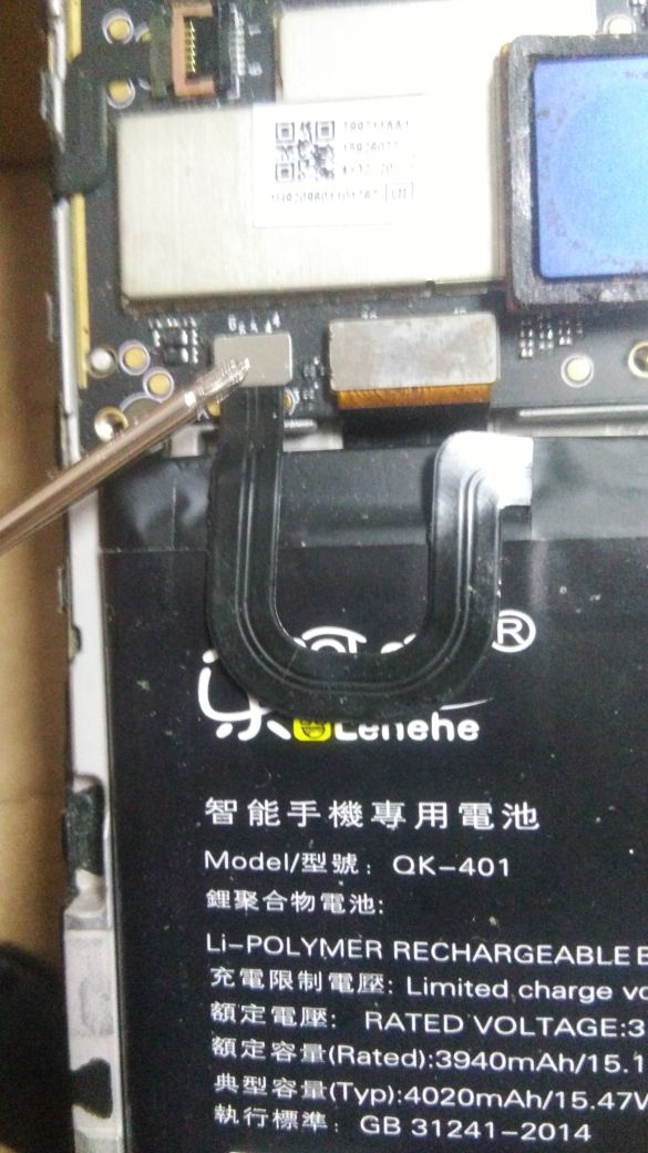 手机换电池维修小技巧视频,手把手教换手机电池